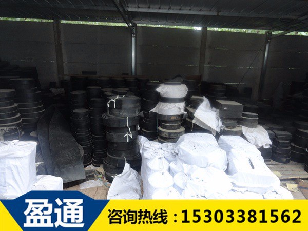 山西庫房一角